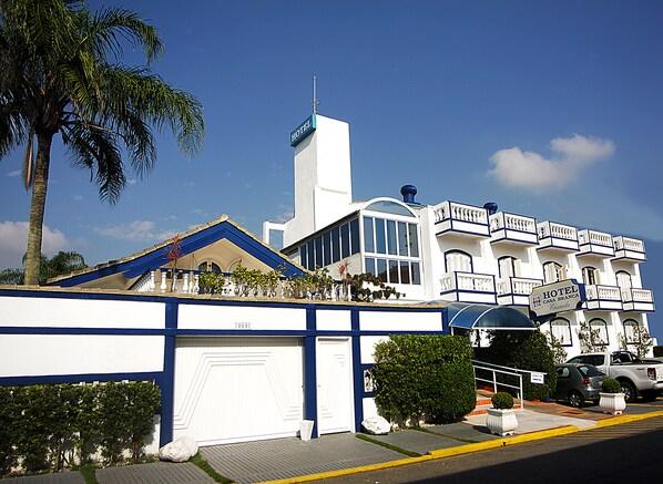 Fachada do Hotel Casa Branca - Guarujá