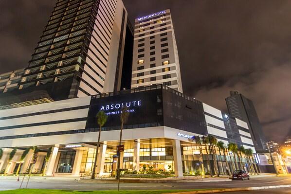 Fachada do Mercure Itajaí Navegantes