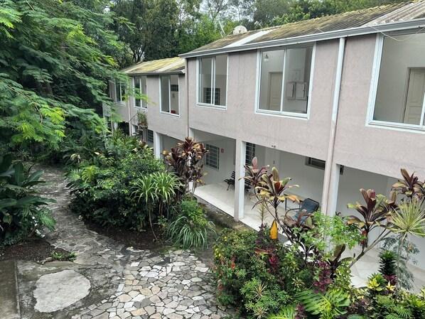 Fachada do Hotel Curitiba Campo Comprido