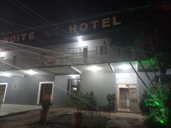 Noite hotel - hospedagem para pescadores