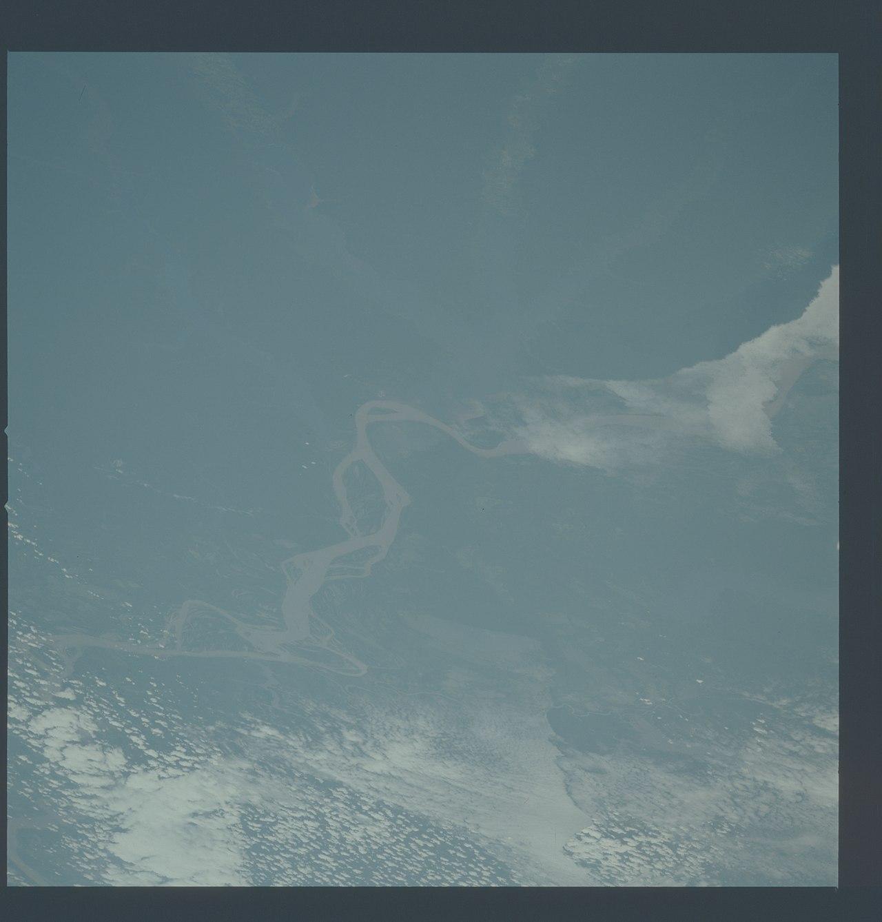 Vista orbital do Lago de Coari e igarapés do Solimões