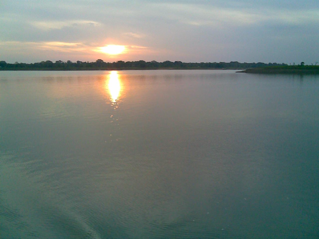 Pôr do sol no Rio Madeira em Porto Velho