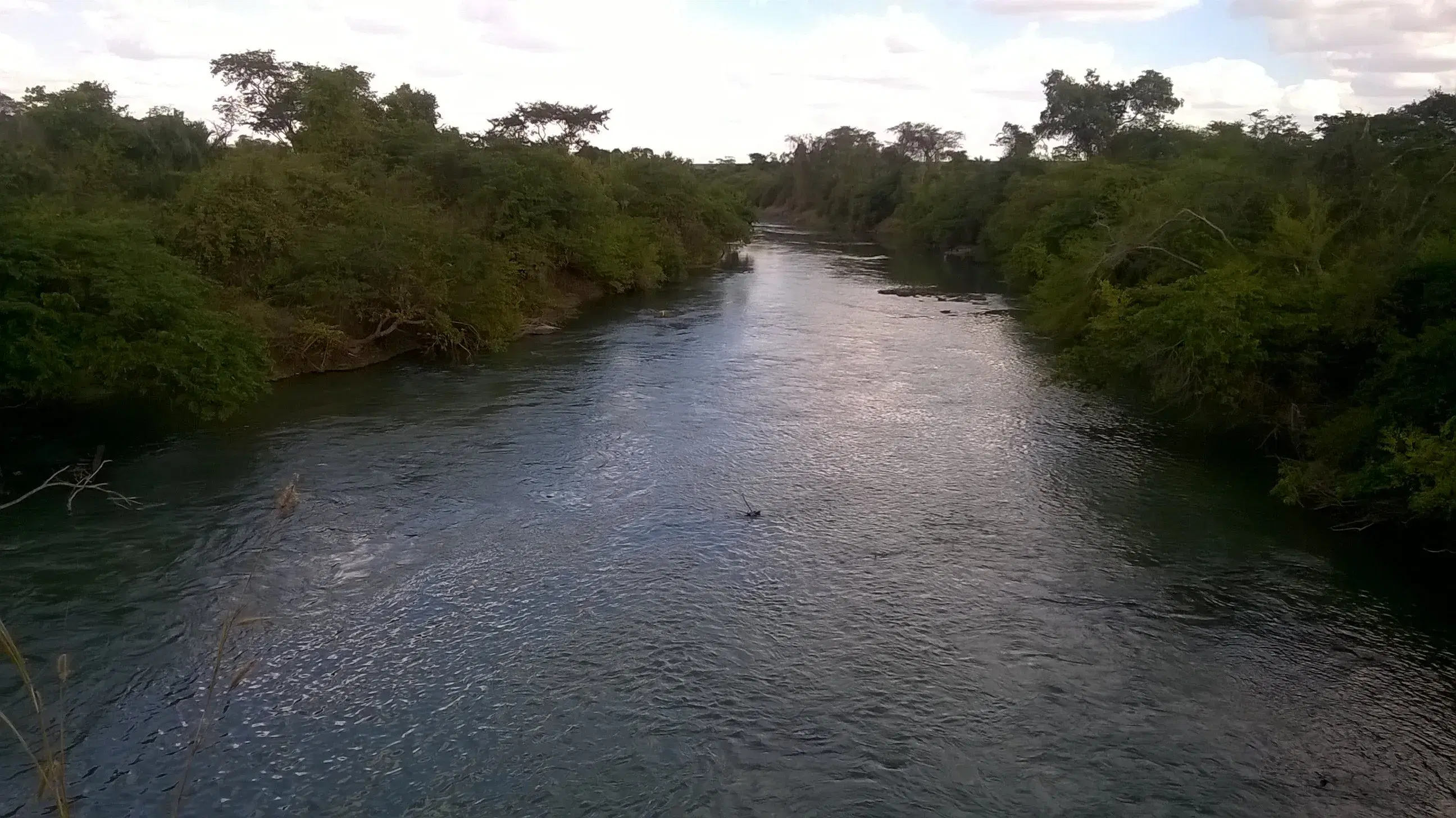 Rio dos Bois, afluente do Paranaíba no Sul Goiano, Goiás - pesca esportiva