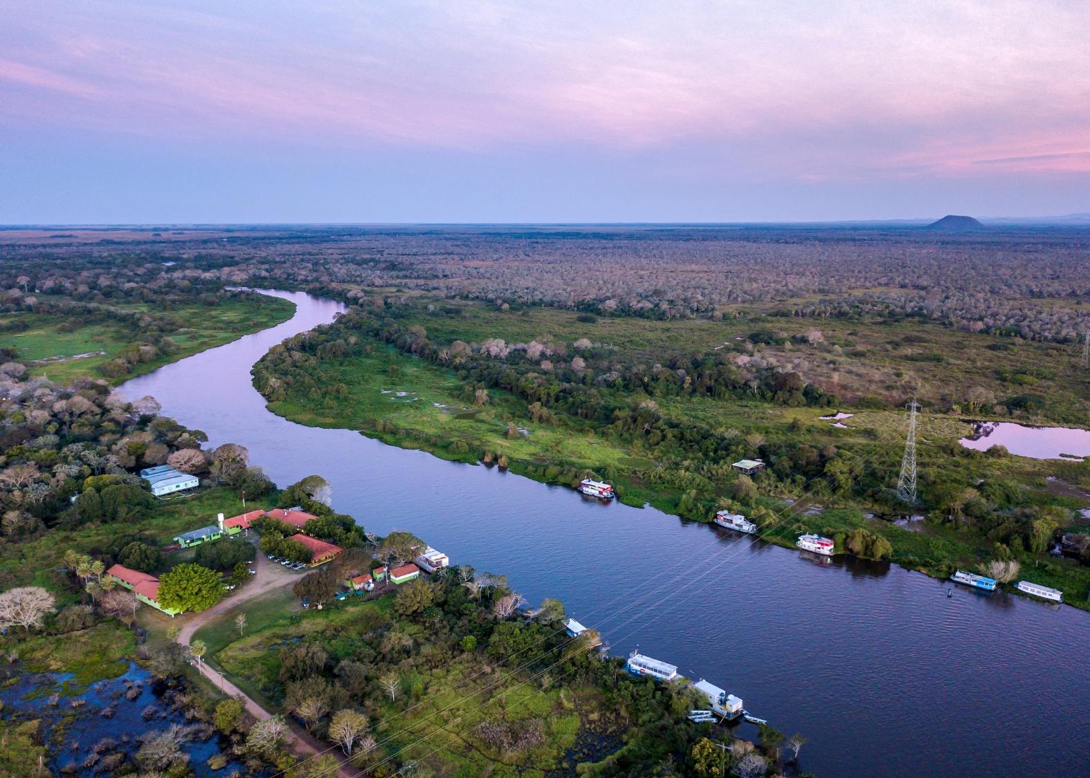 Vista de Corumbá às margens do Rio Paraguai