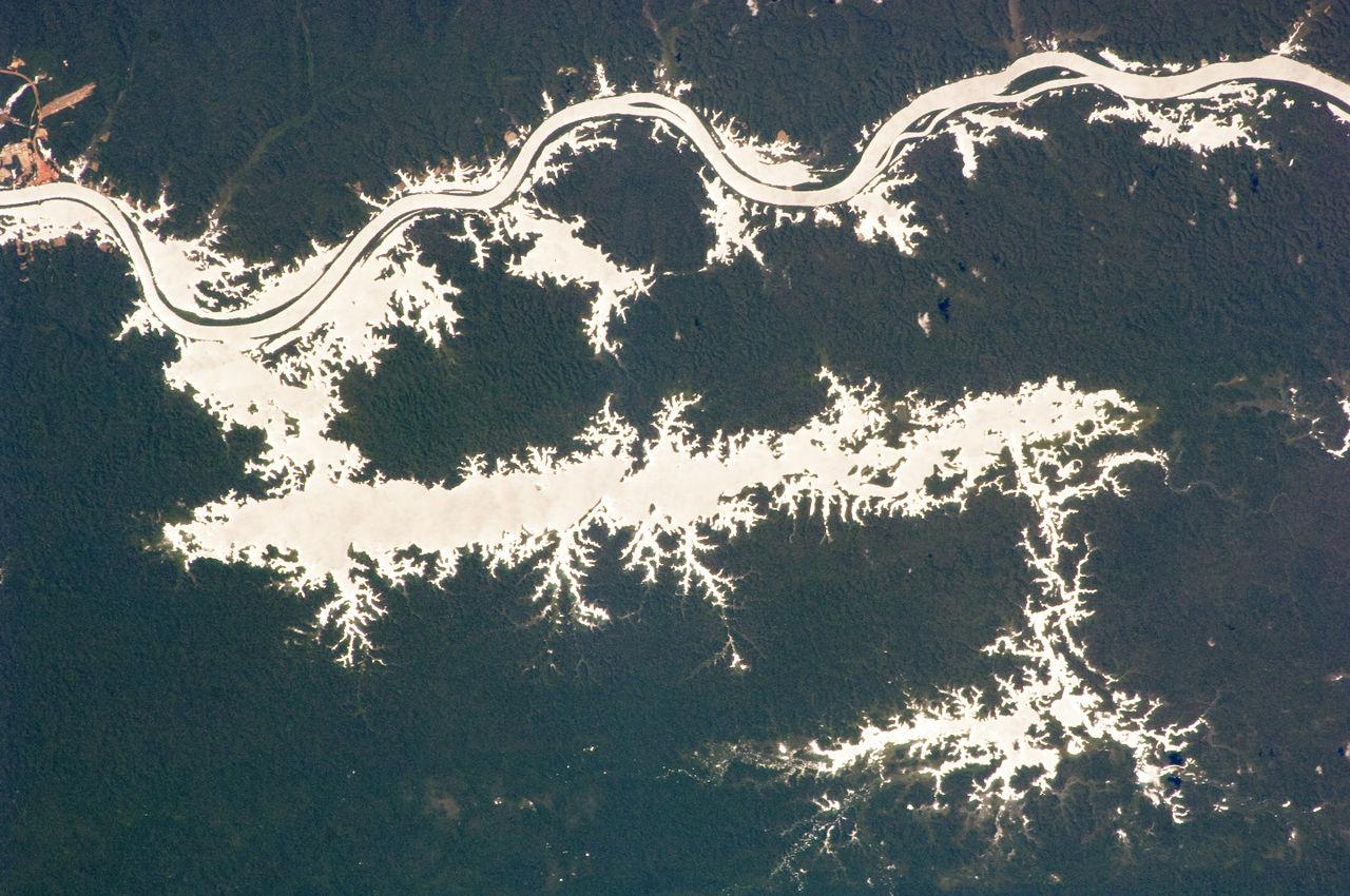 Imagem orbital do Lago Erepecu e Rio Trombetas