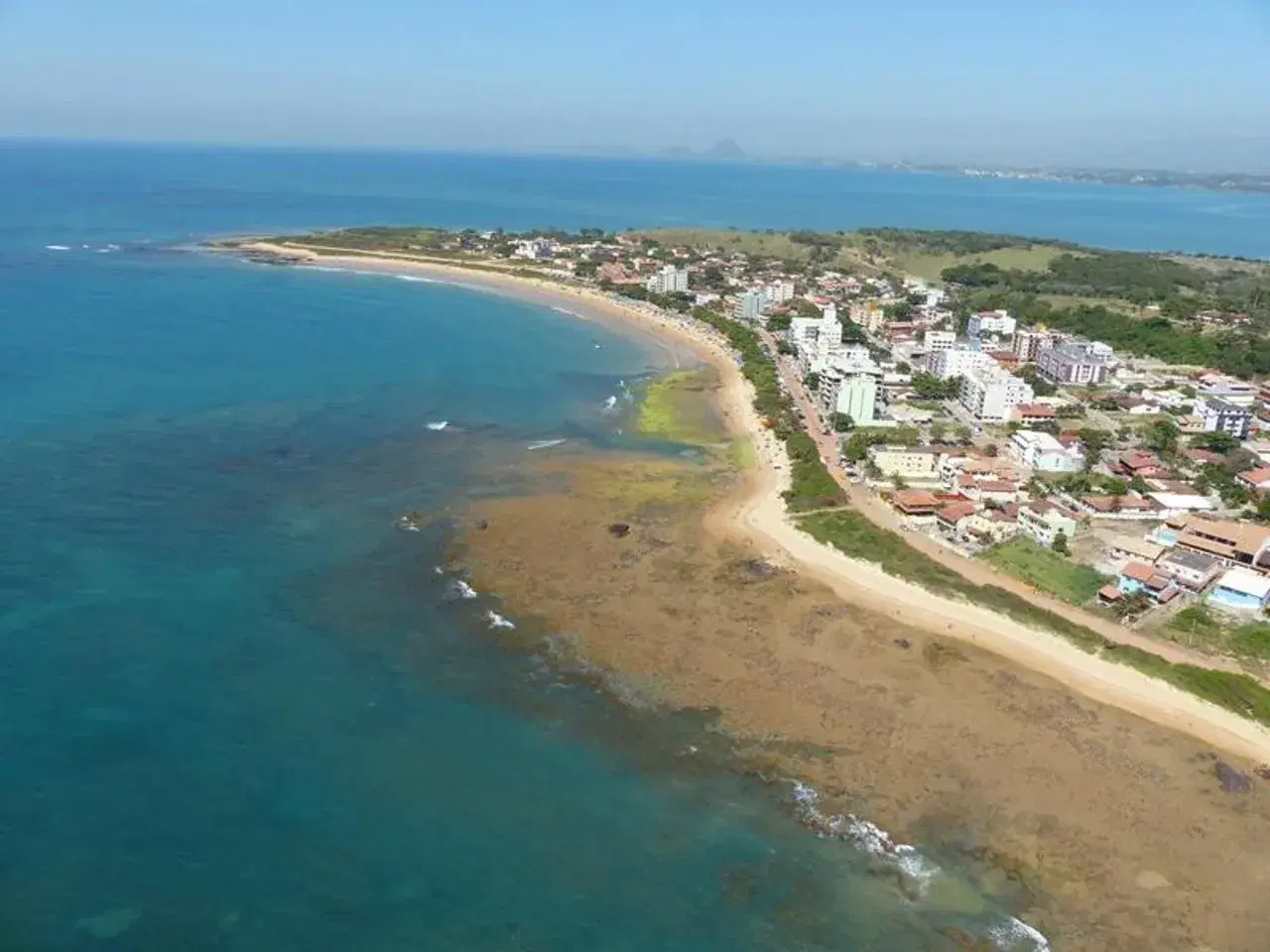 Praia dos Castelhanos em Anchieta, ES