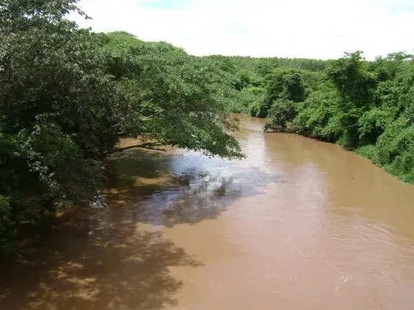 Rio Meia Ponte