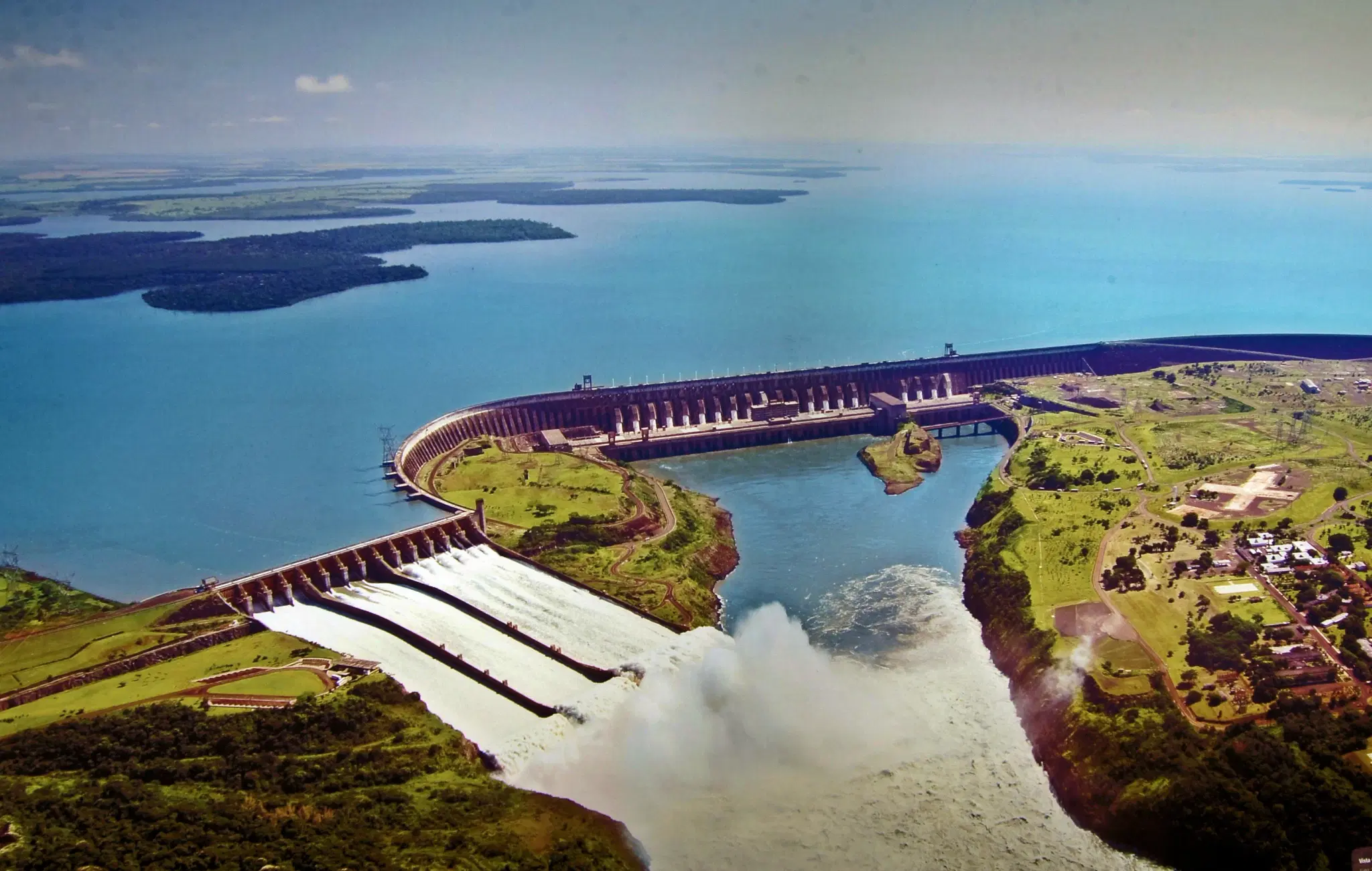 Vista da Represa de Salto Osório no Rio Iguaçu