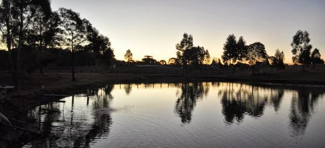 Lago do Ninho da Coruja em Canela cercado por araucarias