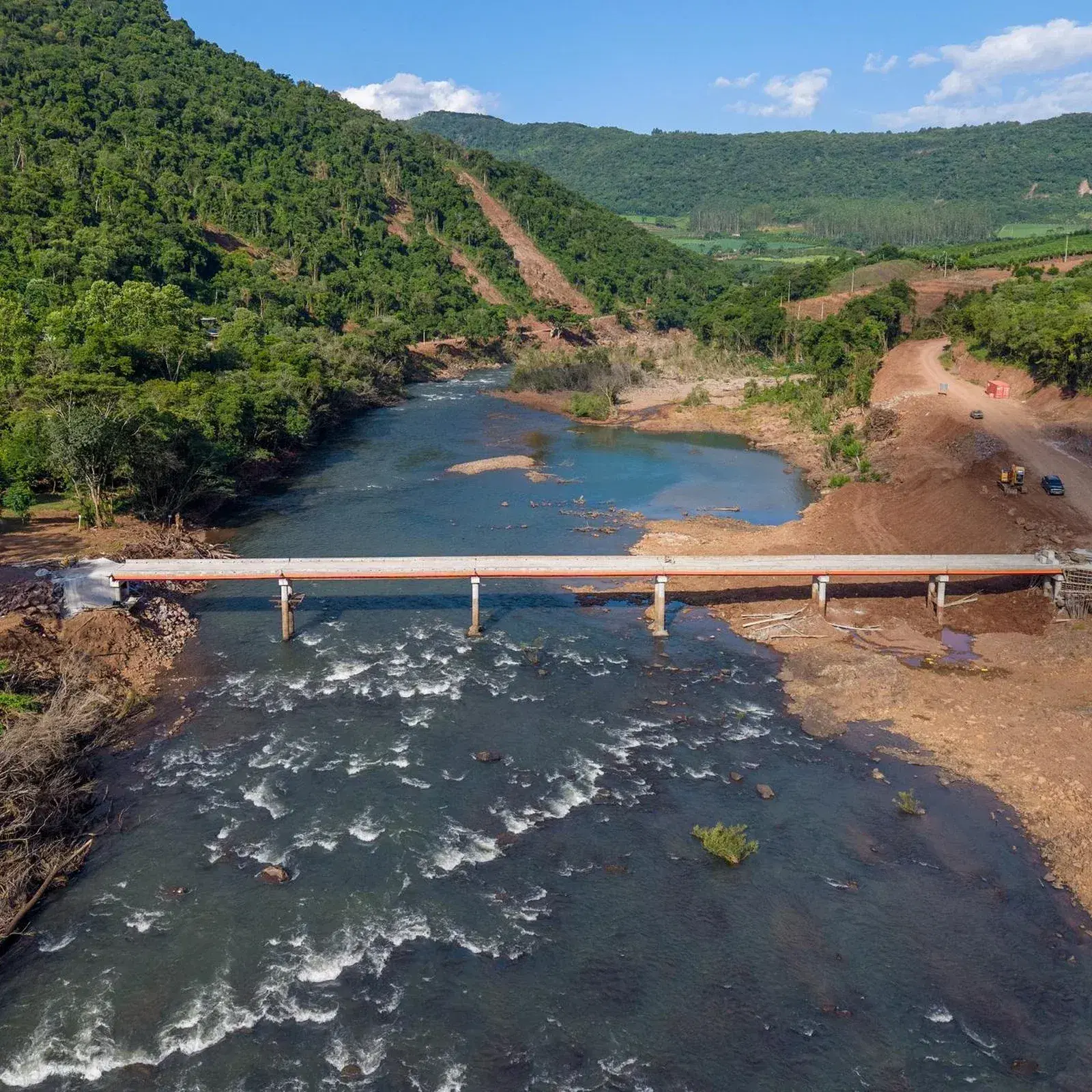 Rio Carreiro na Serra Gaucha com aguas cristalinas