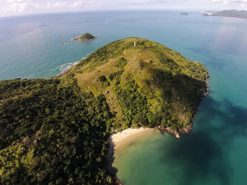 Ilha do Bom Abrigo vista de drone